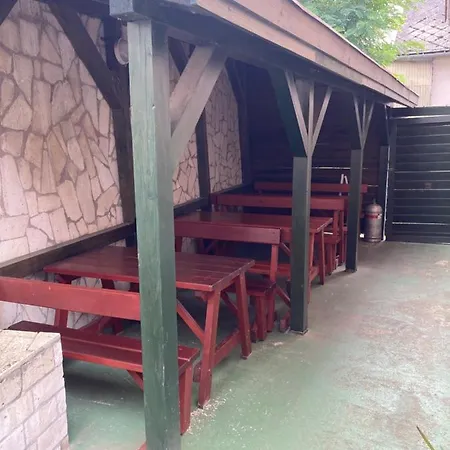 Bor-bazilika-vendégház Tarcal