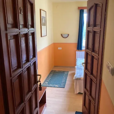Bed & Breakfast Bor-bazilika-vendeghaz 3*