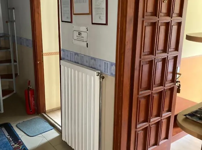Bor-bazilika-vendeghaz 3* Тарцаль
